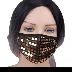 Gold face mask great quality💕
